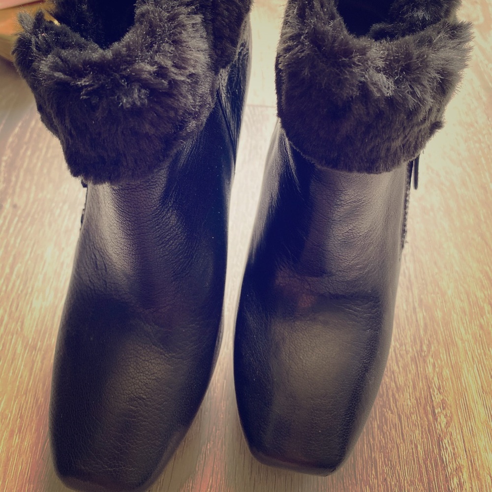 Guess boots